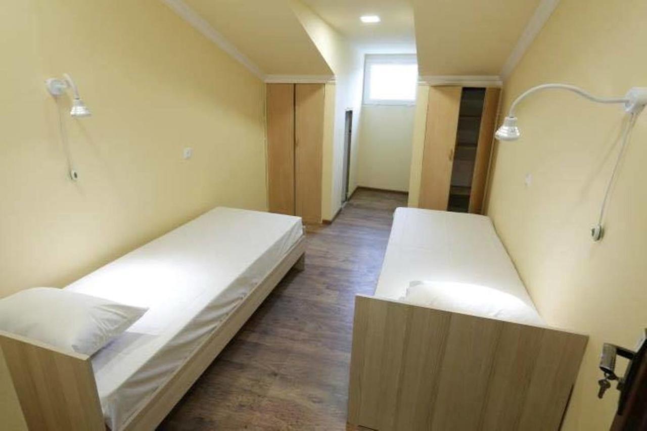 Your Hostel Yerevan Ngoại thất bức ảnh