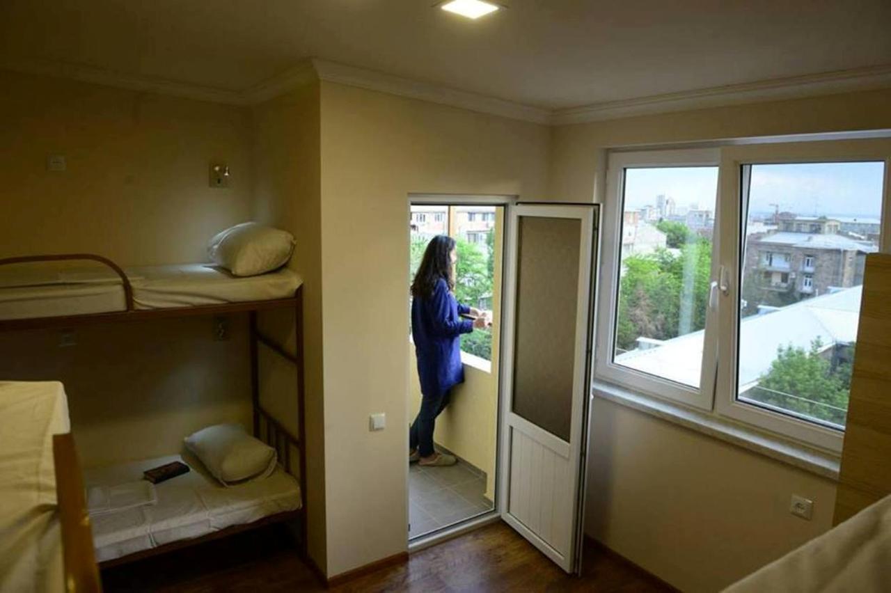 Your Hostel Yerevan Ngoại thất bức ảnh