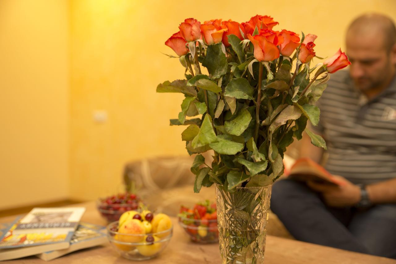 Your Hostel Yerevan Ngoại thất bức ảnh