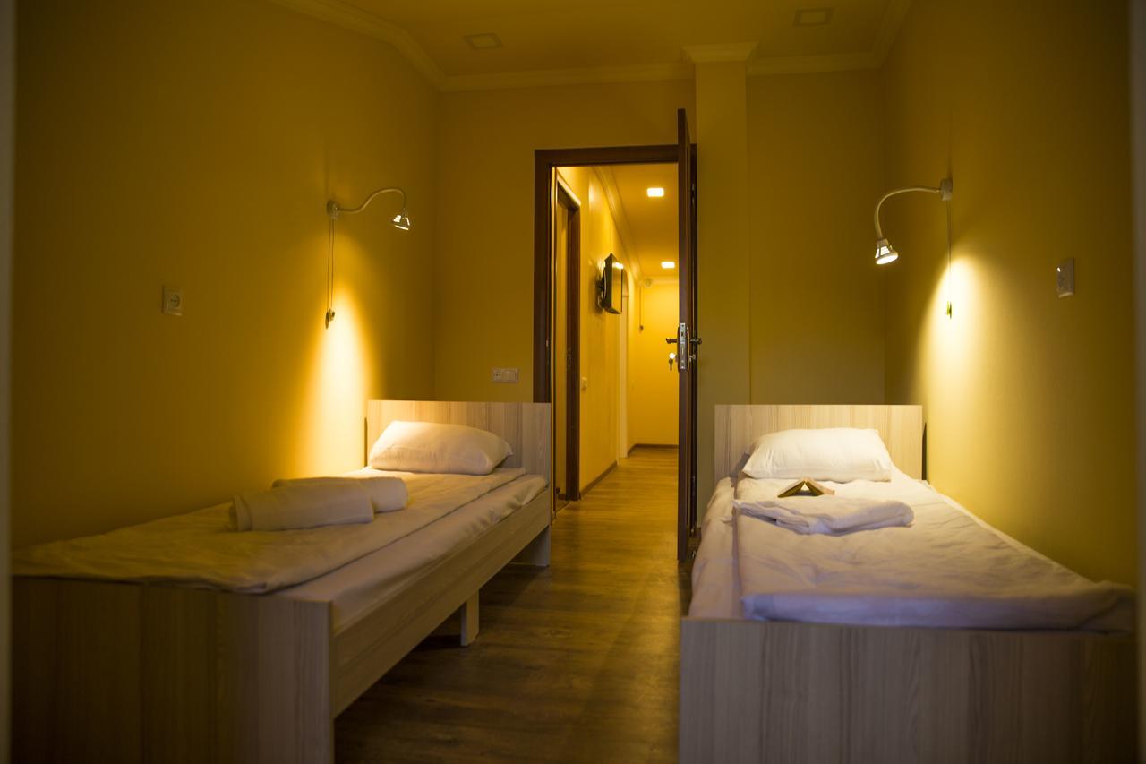 Your Hostel Yerevan Ngoại thất bức ảnh