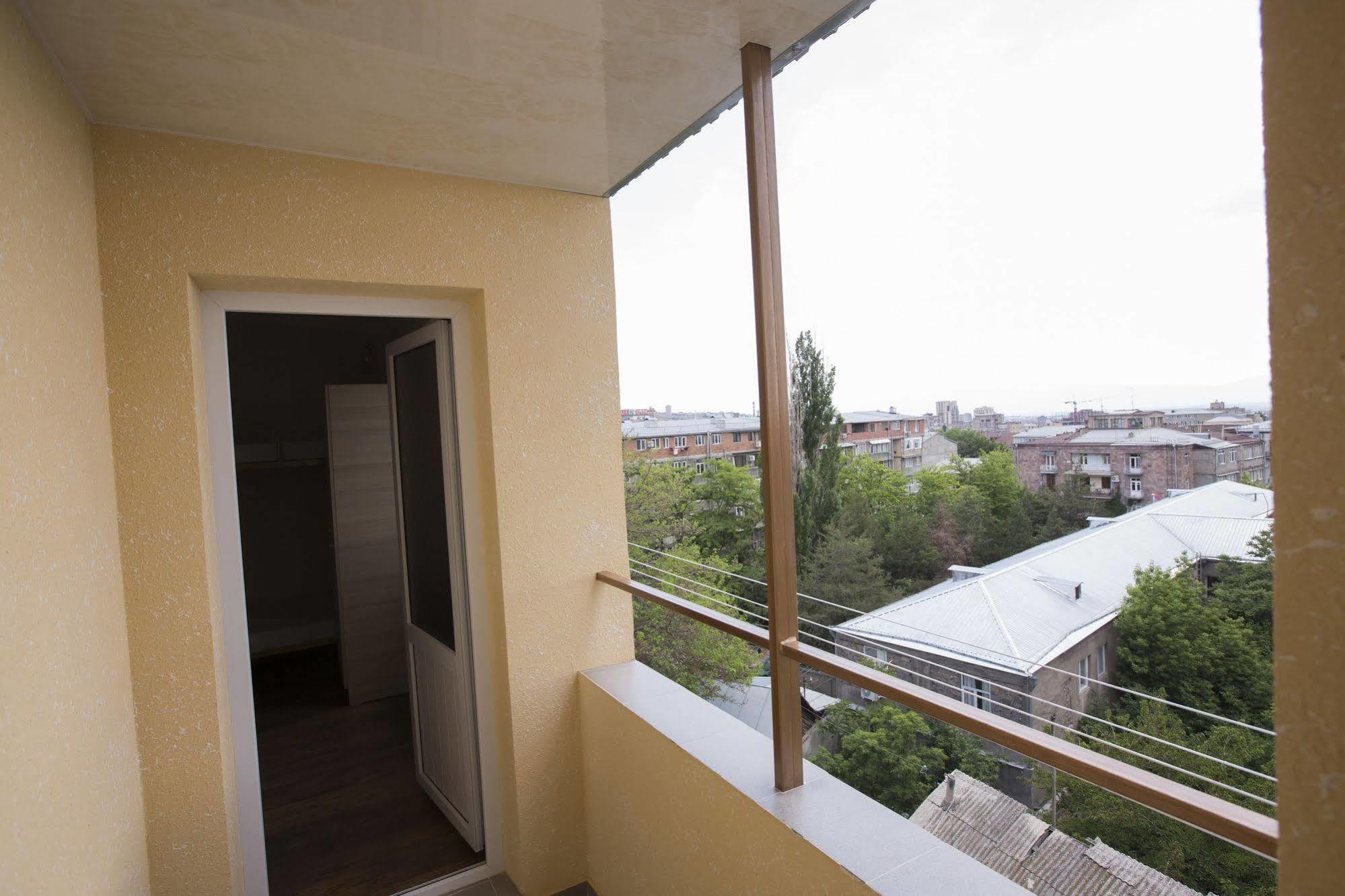Your Hostel Yerevan Ngoại thất bức ảnh