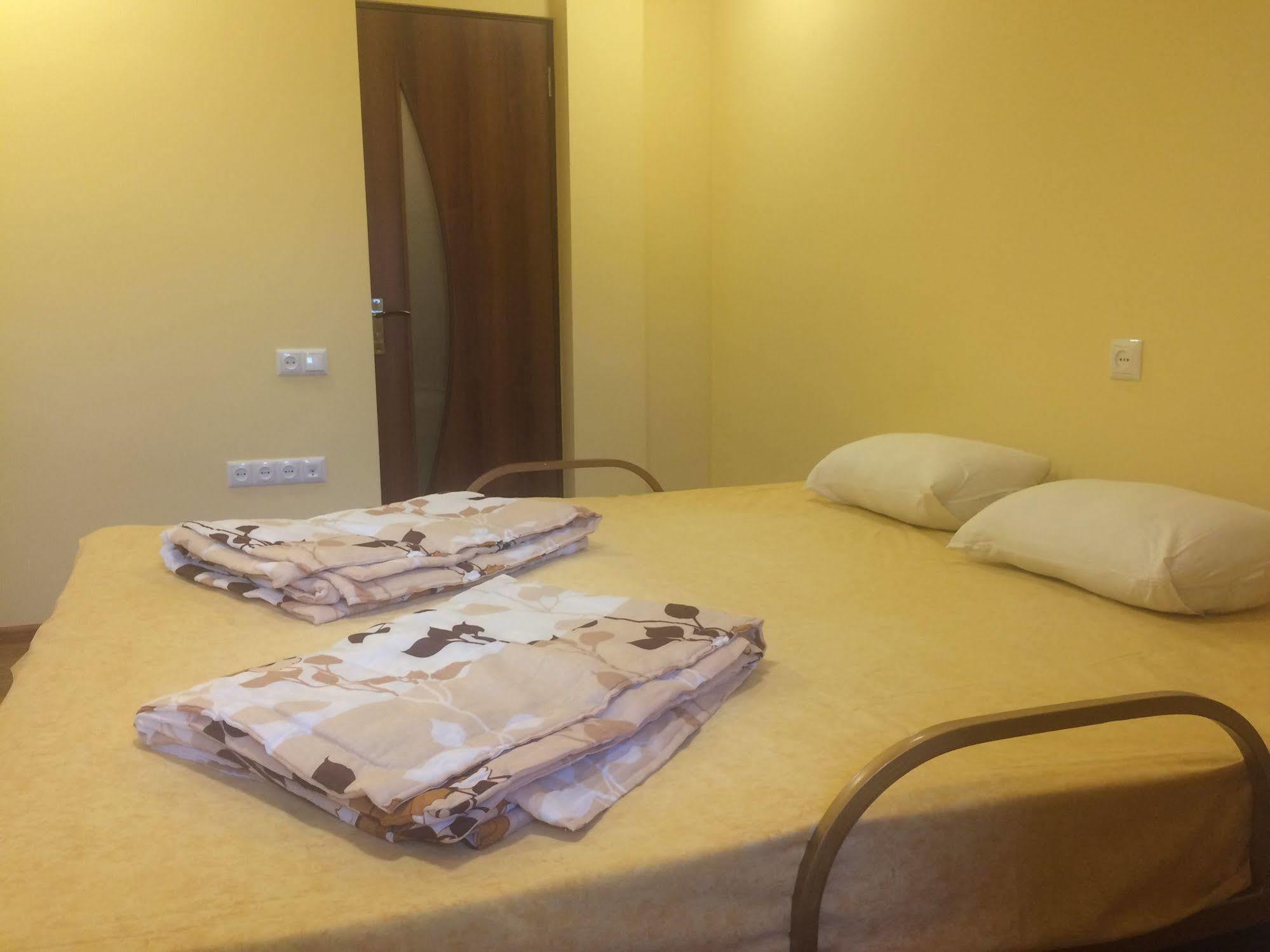 Your Hostel Yerevan Ngoại thất bức ảnh