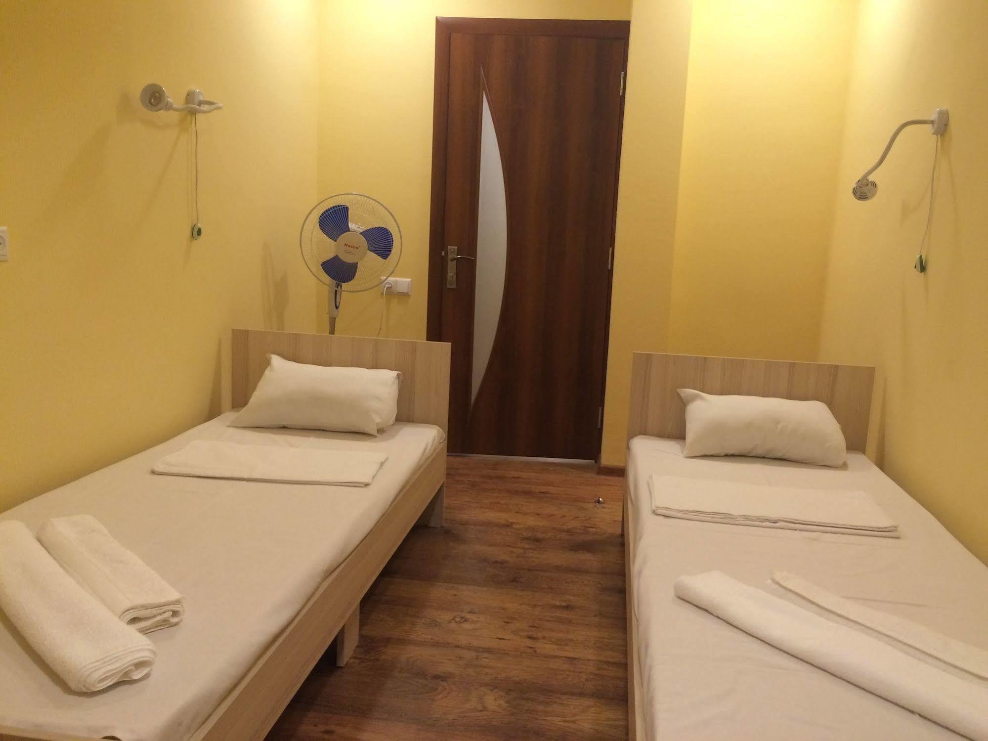 Your Hostel Yerevan Ngoại thất bức ảnh