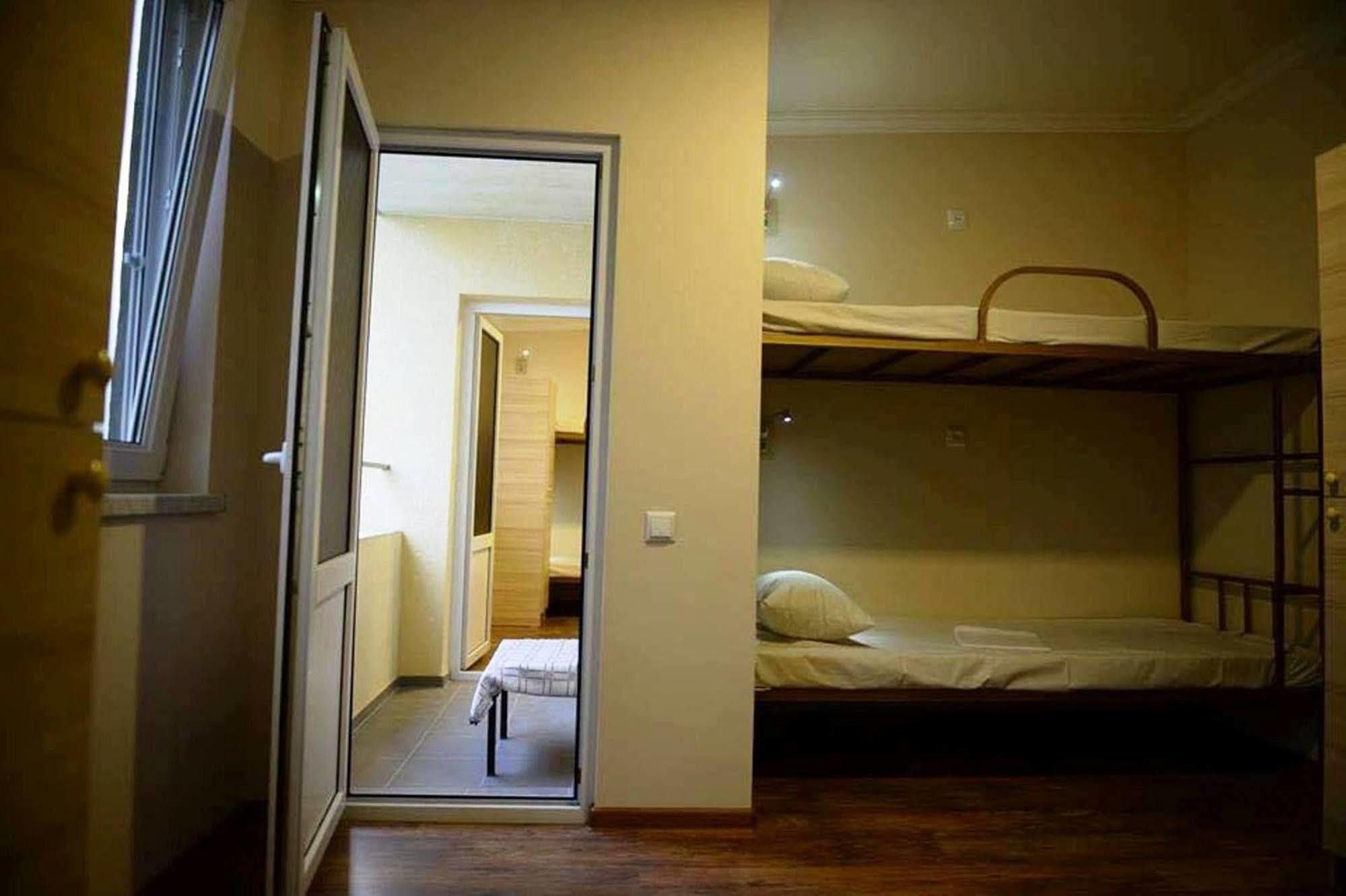 Your Hostel Yerevan Ngoại thất bức ảnh