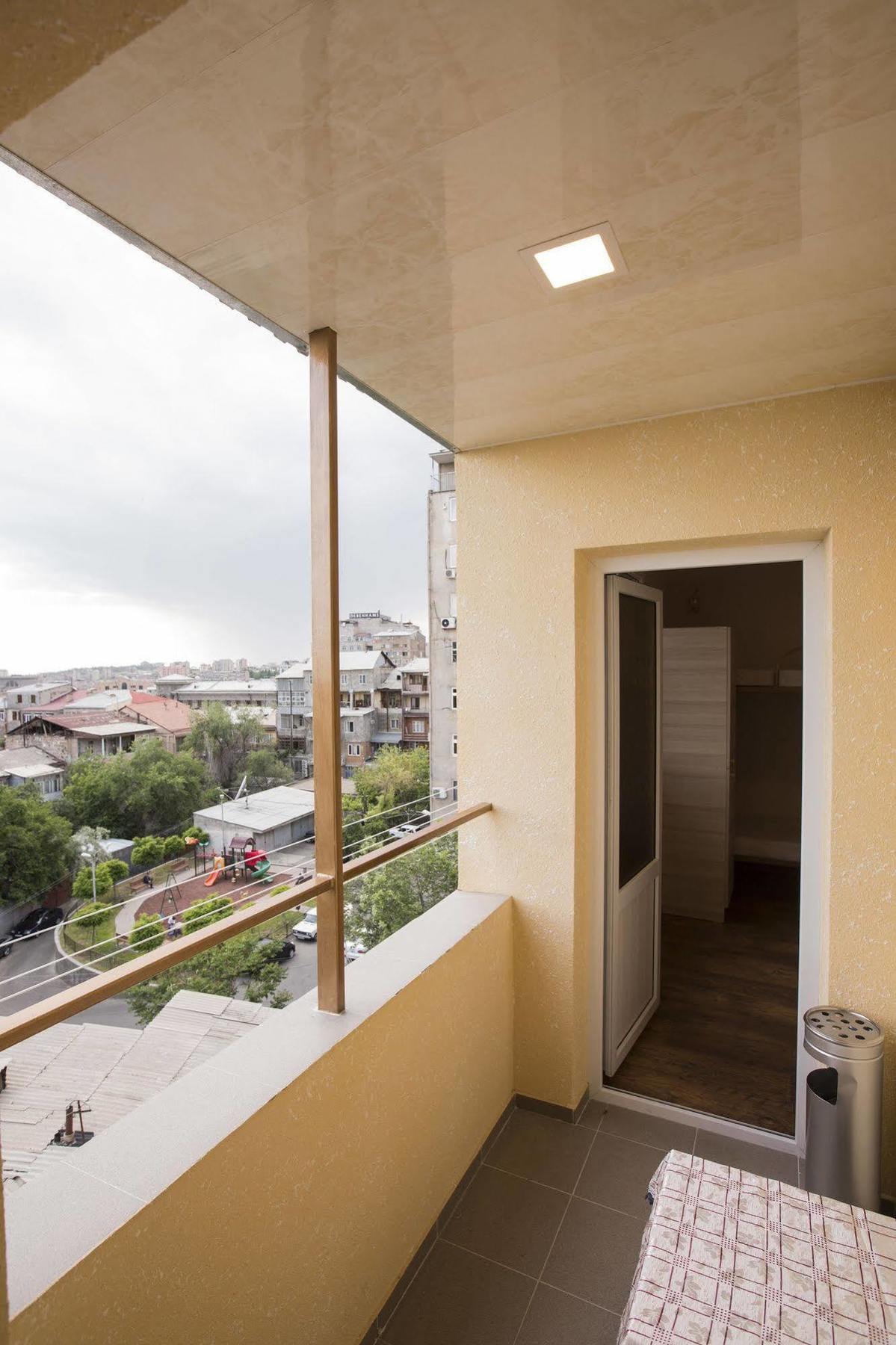 Your Hostel Yerevan Ngoại thất bức ảnh