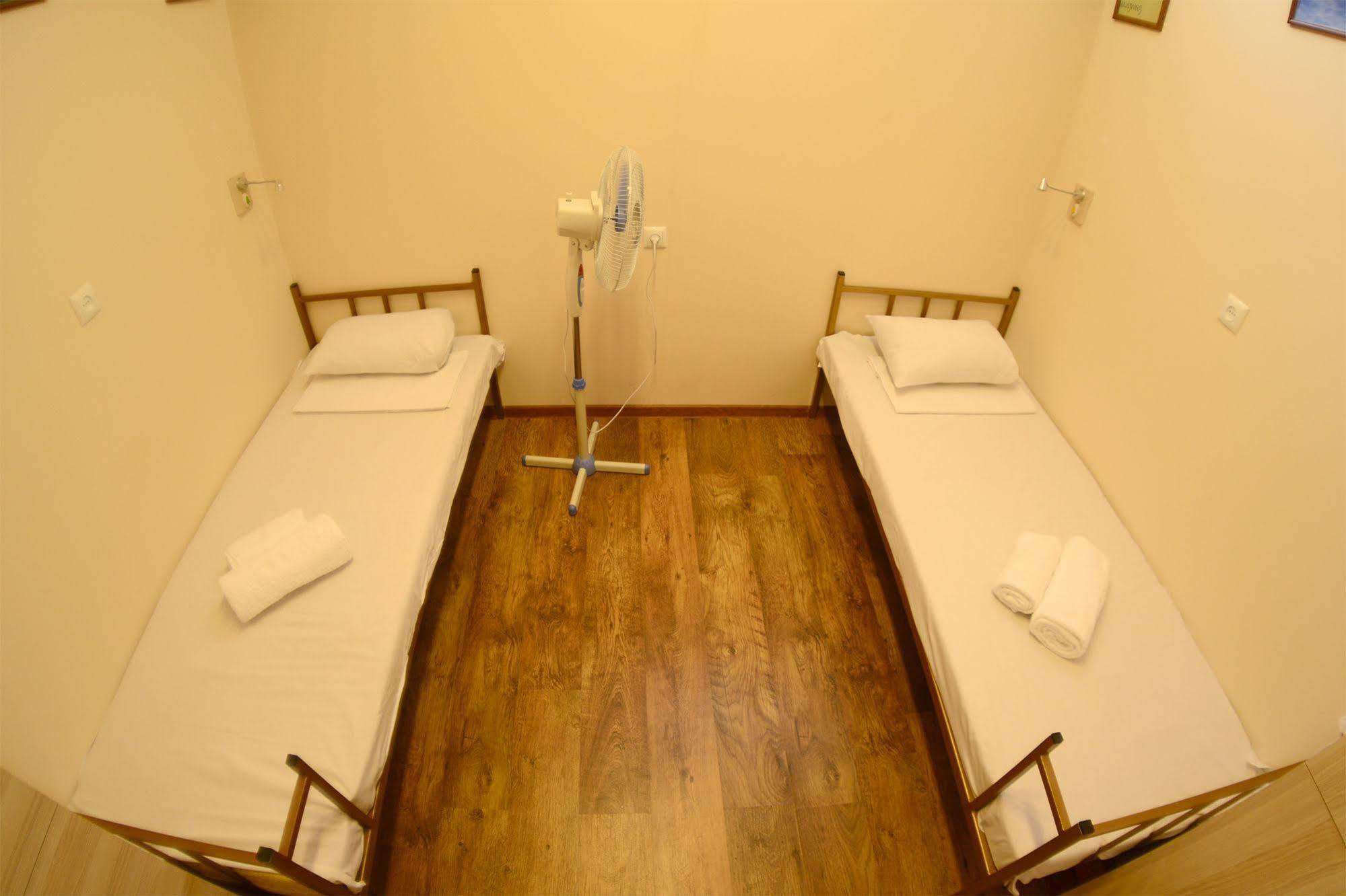 Your Hostel Yerevan Ngoại thất bức ảnh