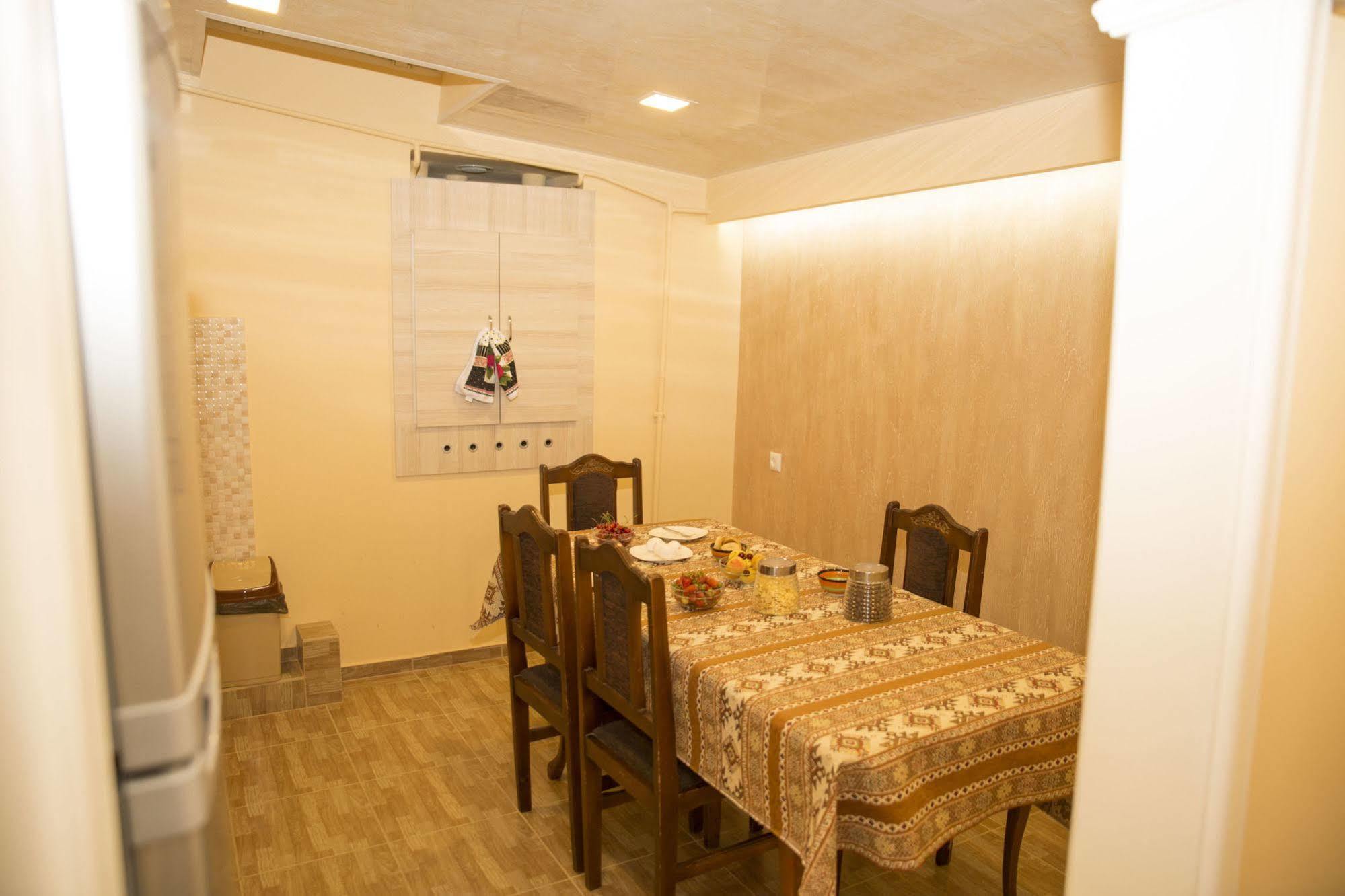 Your Hostel Yerevan Ngoại thất bức ảnh
