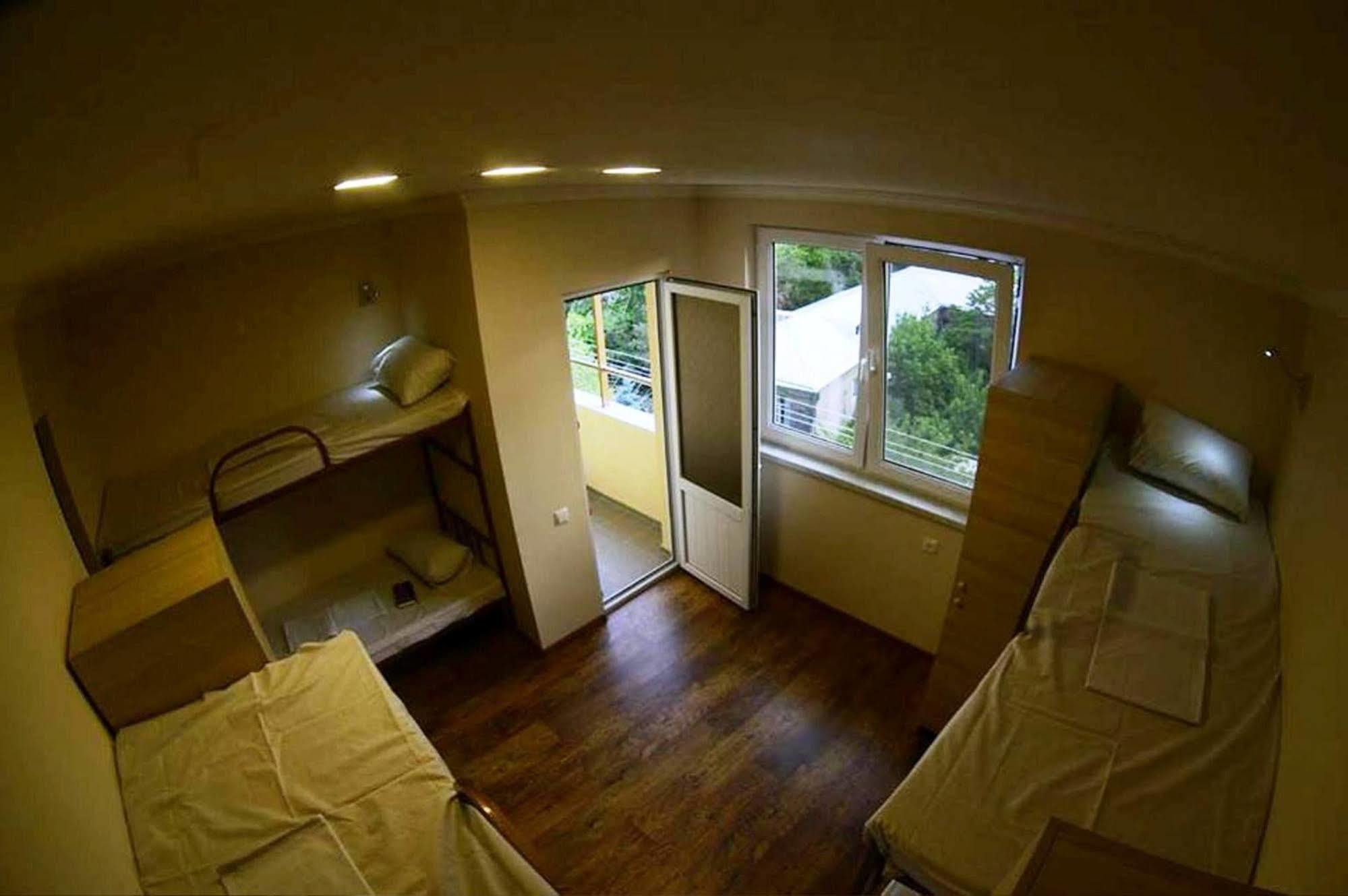 Your Hostel Yerevan Ngoại thất bức ảnh